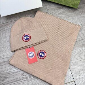Canada Goose Knitted Hat and Scarf Two-Piece Set